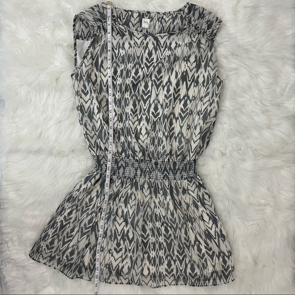 Gap Chevron Print Mini Dress Elastic Waist Sleeveless, Size XS - Picture 3 of 9